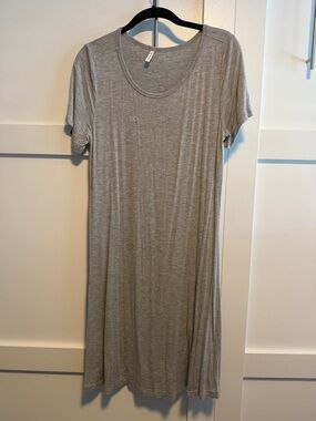 Everyday Scoop Neck Short Sleeve Dress - Gray